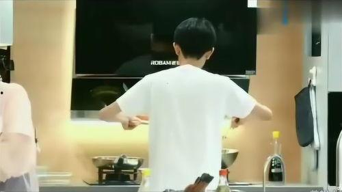 凯源一视频,揭秘明星幕后故事，情感纠葛引热议